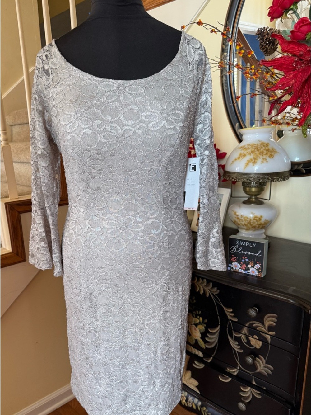 Leslie Fay subtle Gold Lace Long Sleeve Sheath Dress